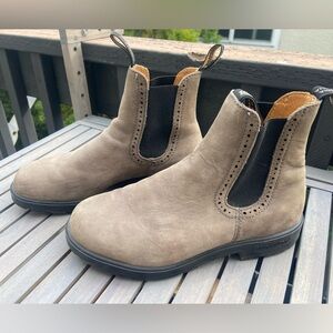 Blundstone Boots - women’s size 10.5 (US) / 7.5 (AUS)